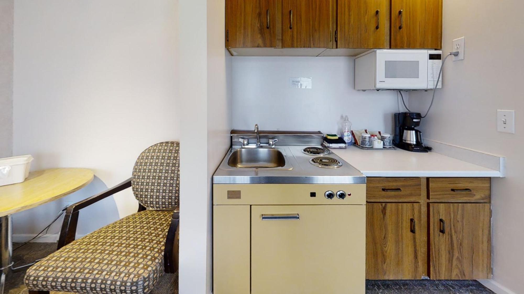 Dilworth Inn Kelowna Dış mekan fotoğraf