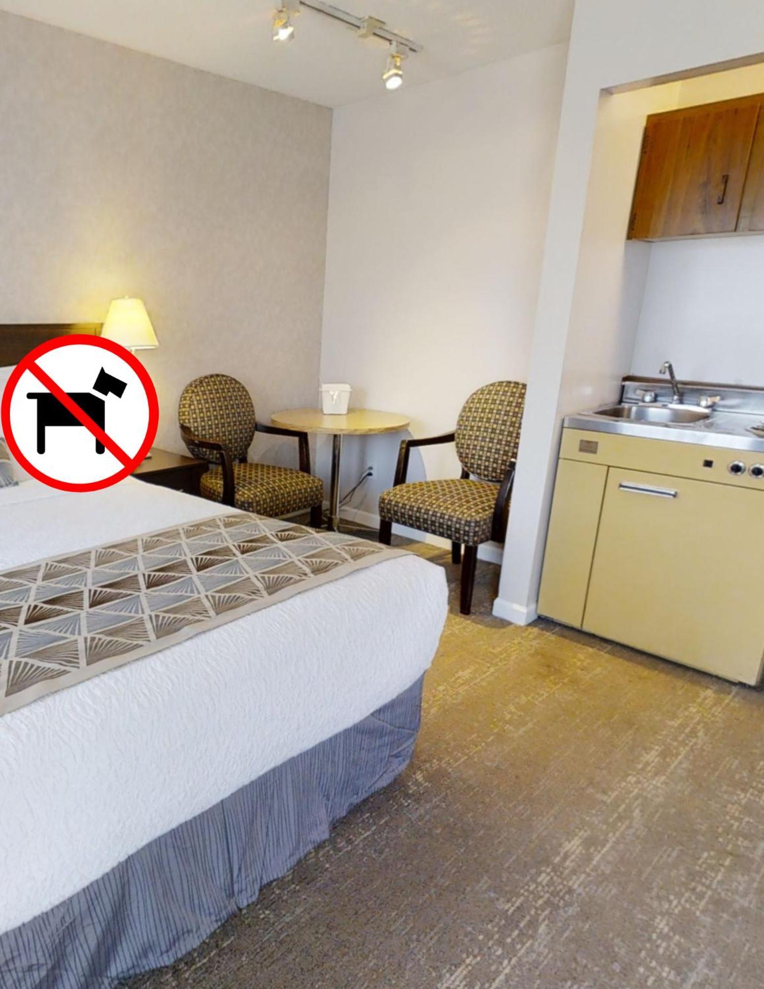 Dilworth Inn Kelowna Dış mekan fotoğraf