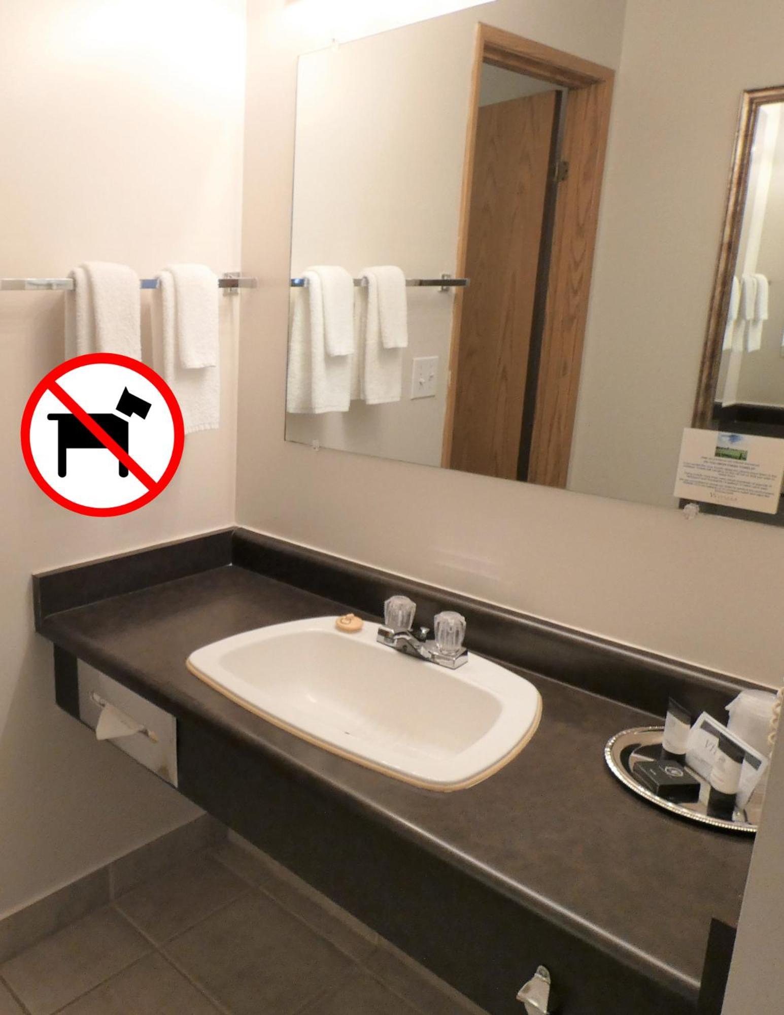 Dilworth Inn Kelowna Dış mekan fotoğraf