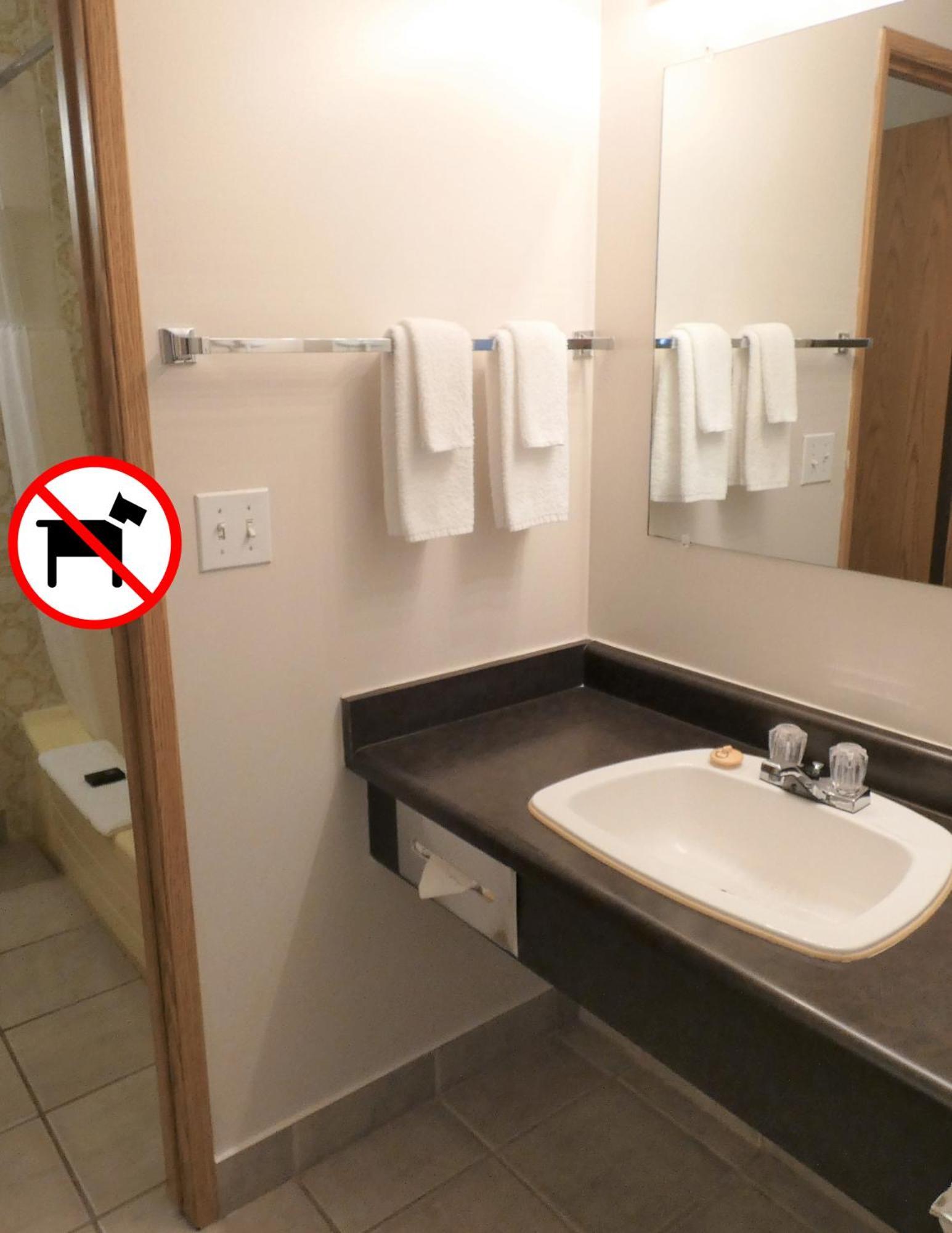 Dilworth Inn Kelowna Dış mekan fotoğraf