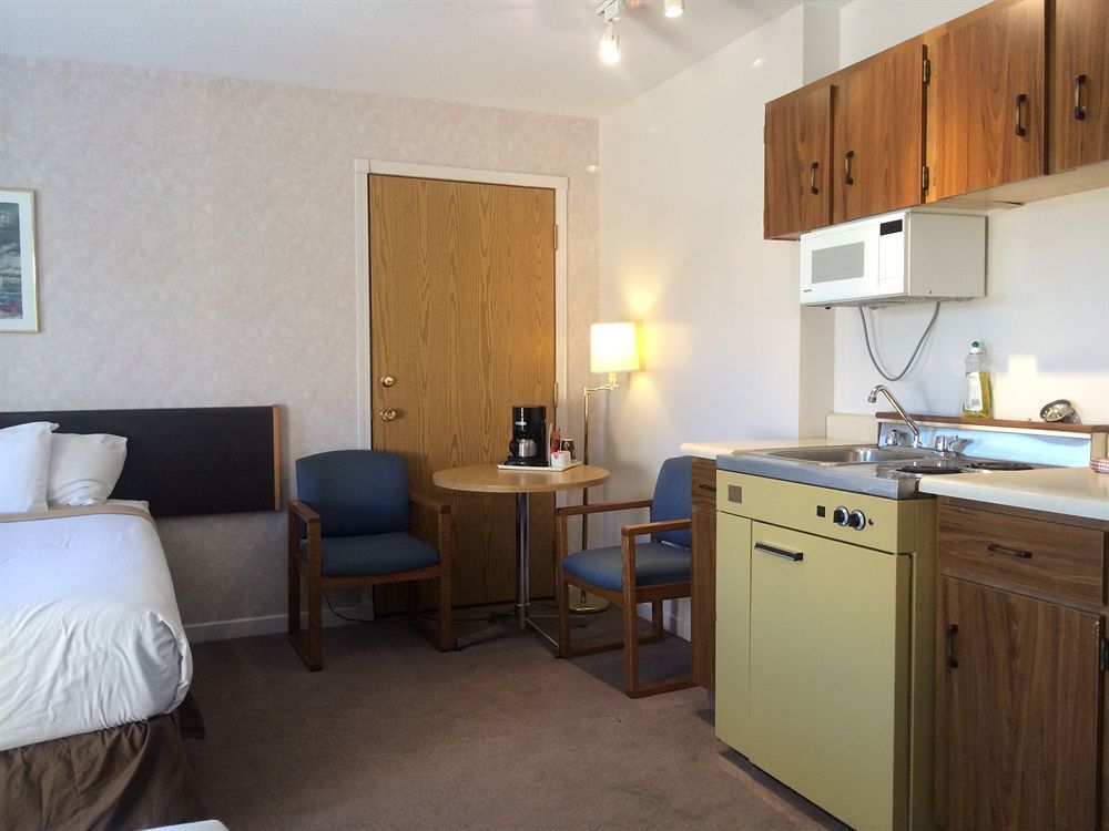 Dilworth Inn Kelowna Dış mekan fotoğraf