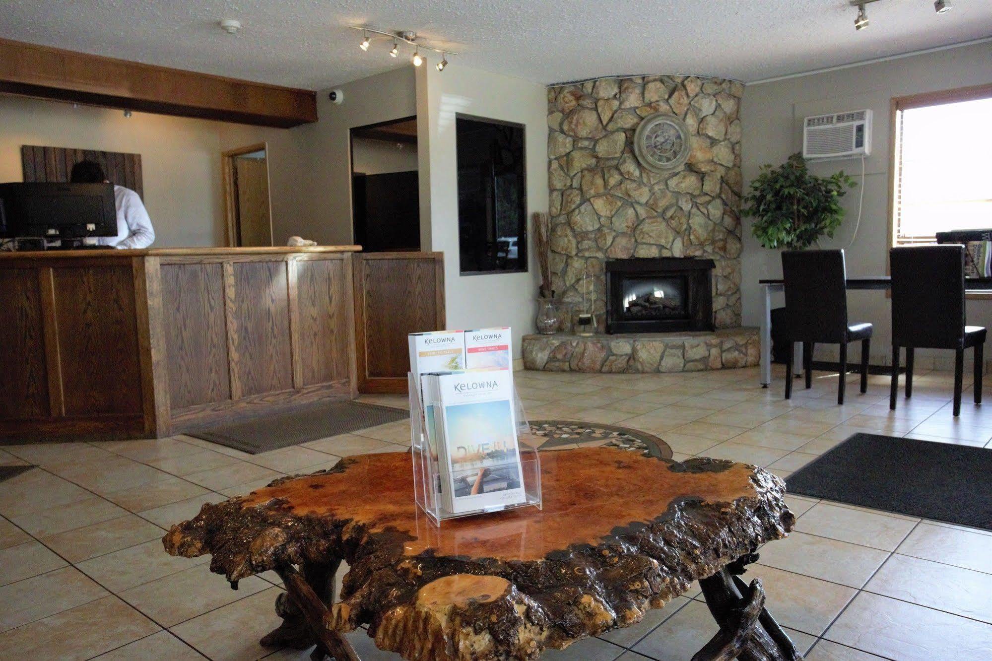 Dilworth Inn Kelowna Dış mekan fotoğraf